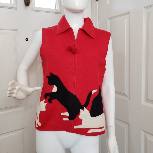 VINTAGE Retro Red Wool Vest with Kittens Playing cats size Small - Picture 1 of 7